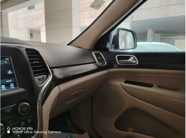 Car image 25