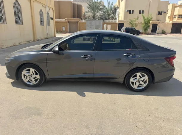 Car image 8