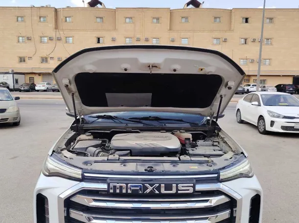Car image 25