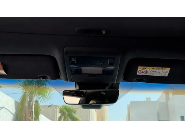 Car image 29