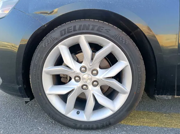 Car image 10
