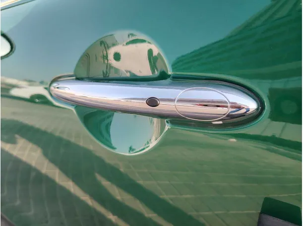 Car image 28