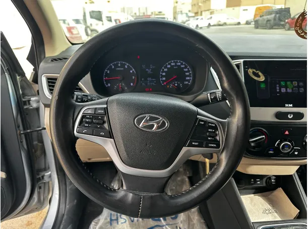 Car image 20