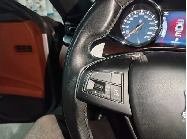 Car image 40