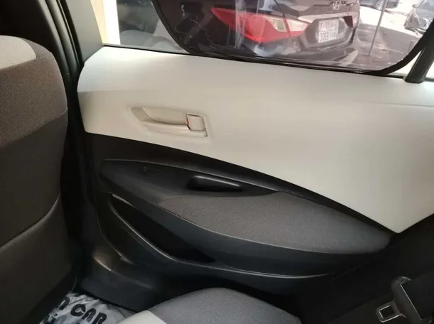 Car image 35