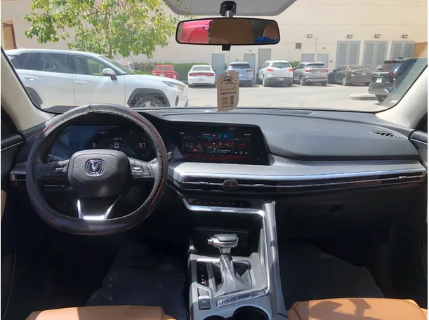 Car image 15
