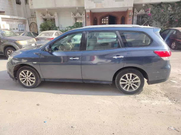 Car image 9