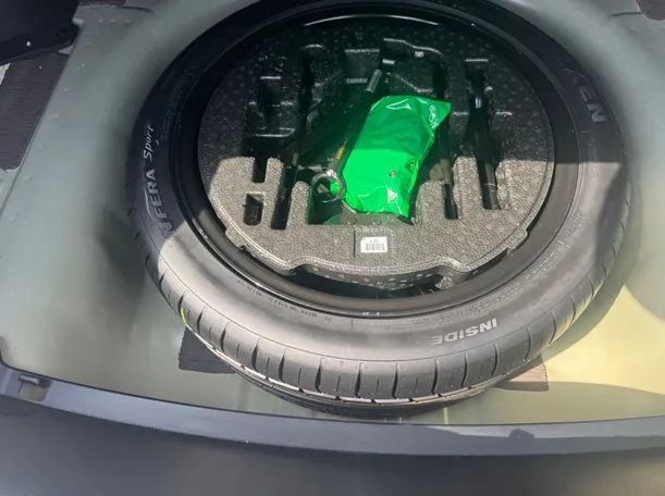 Car image 22