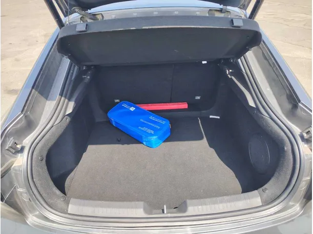Car image 26