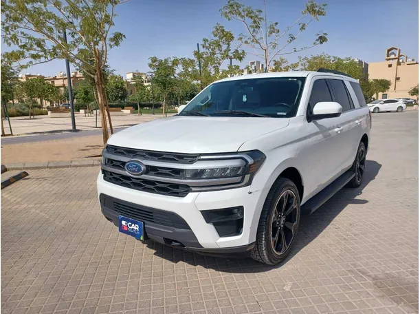 2022 Ford Expedition in KSA