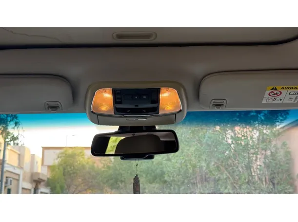 Car image 23