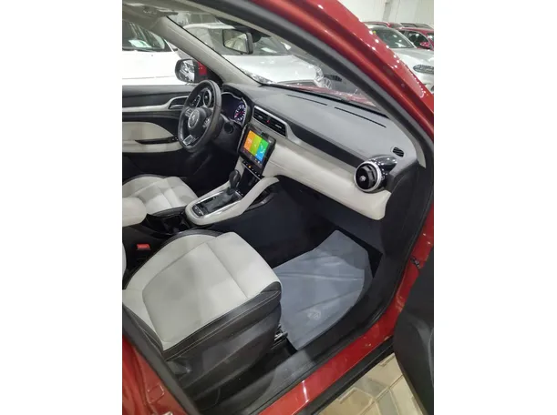 Car image 8