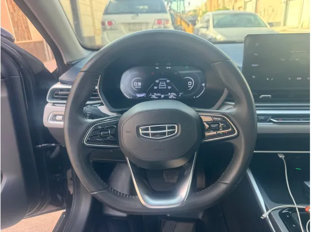 Car image 17