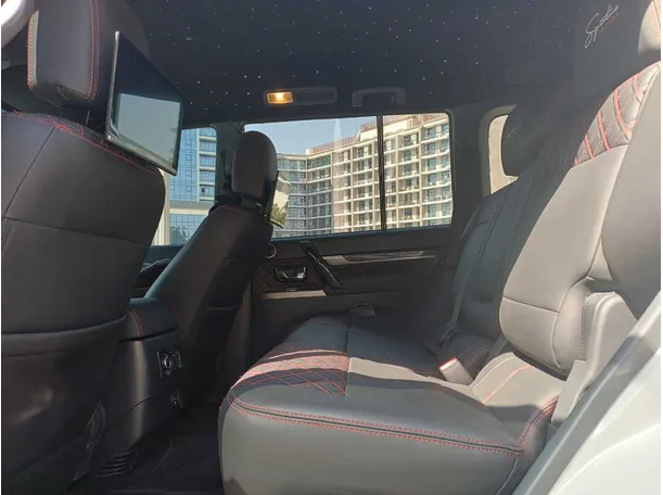 Car image 13