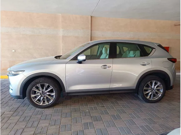 Car image 9