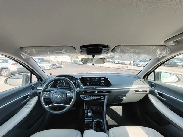Car image 17