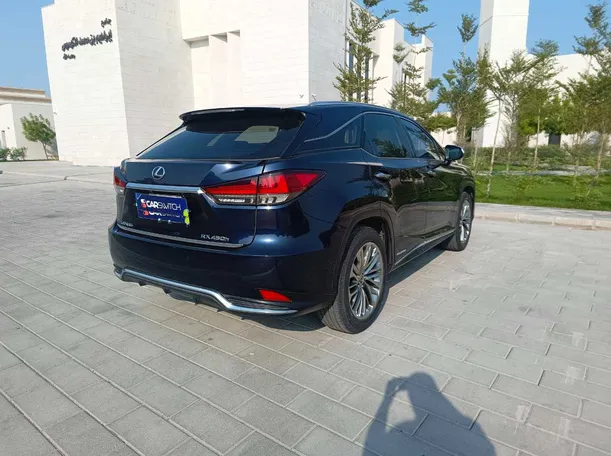 Car image 5