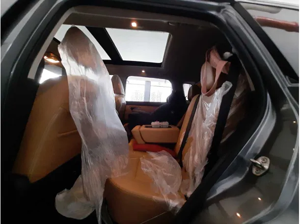 Car image 17