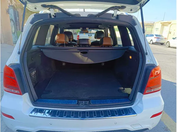 Car image 30