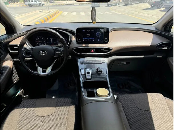 Car image 17