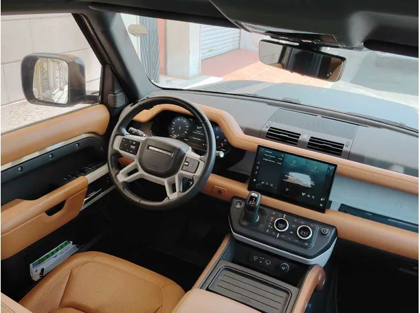 Car image 20