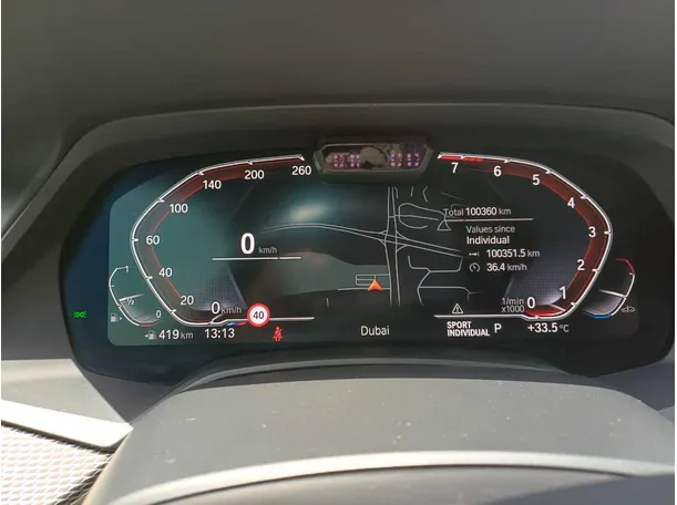Car image 19