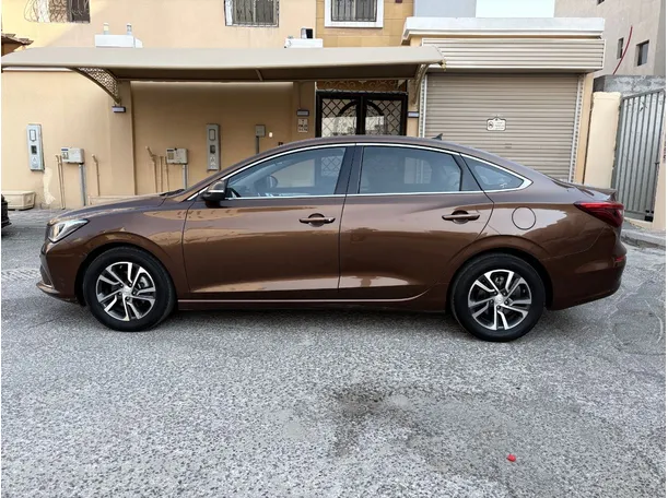 Car image 8