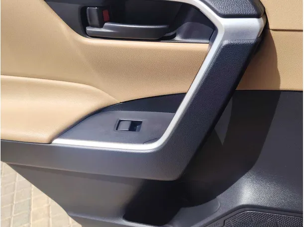 Car image 35
