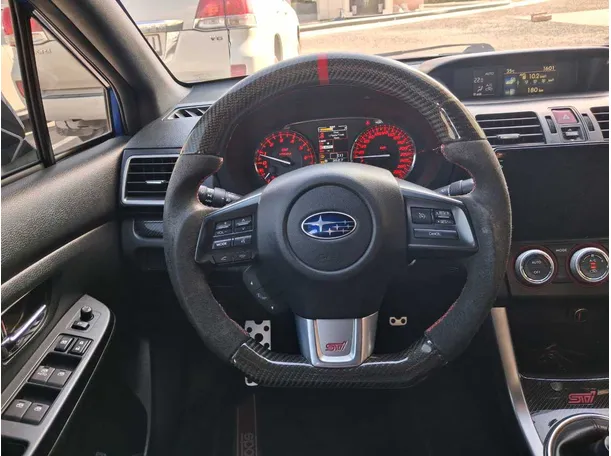 Car image 18