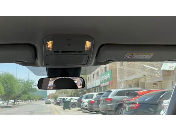 Car image 25