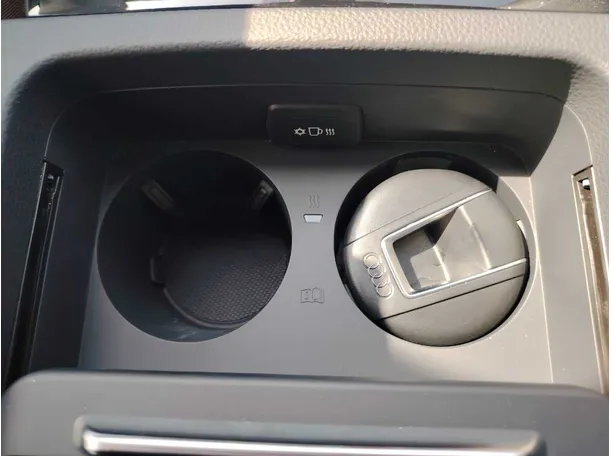 Car image 35