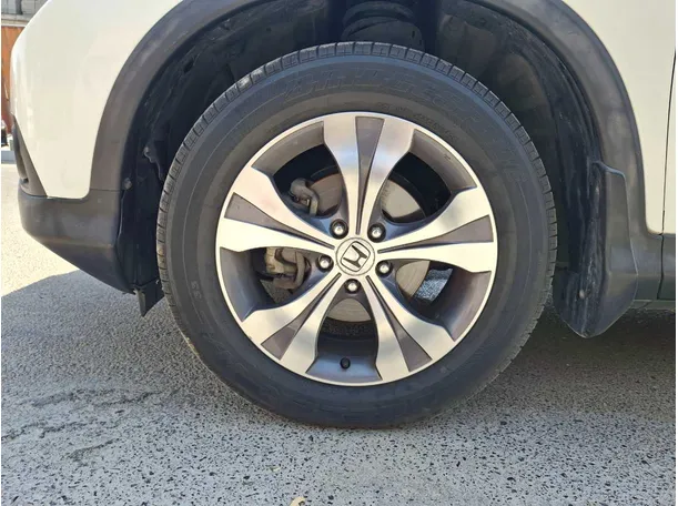 Car image 9