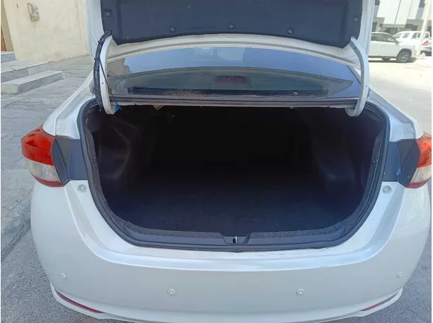 Car image 25