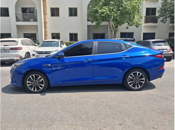 Car image 8