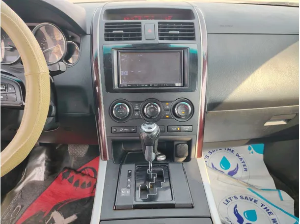 Car image 18