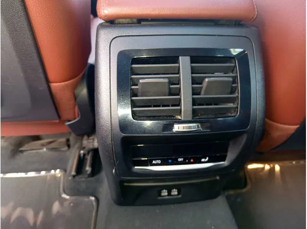 Car image 36