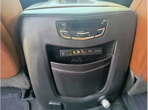 Car image 37