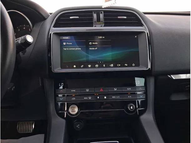 Car image 14