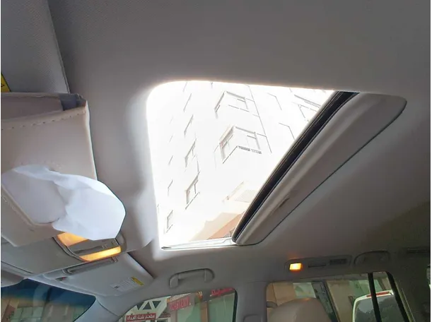 Car image 25