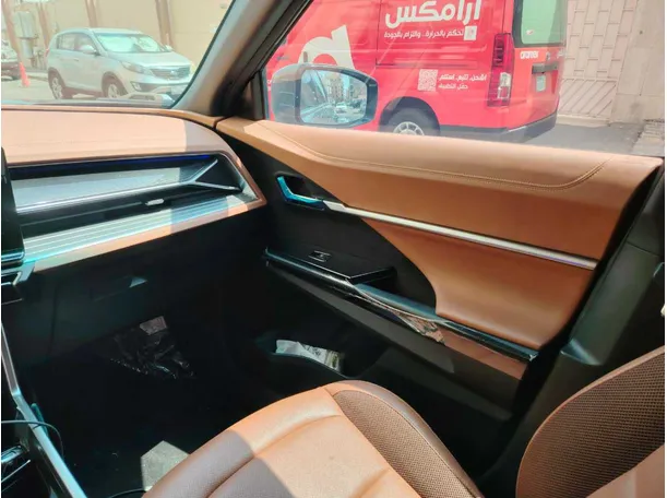 Car image 41
