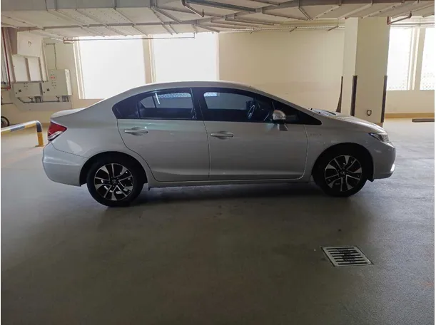 Car image 8