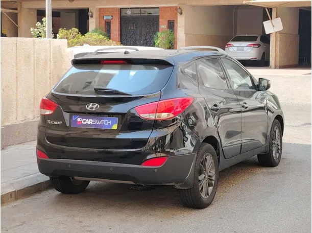 Car image 5