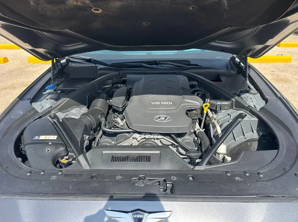 Car image 25