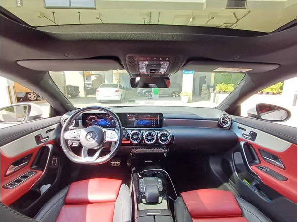 Car image 18