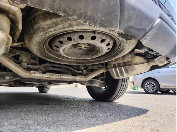 Car image 30
