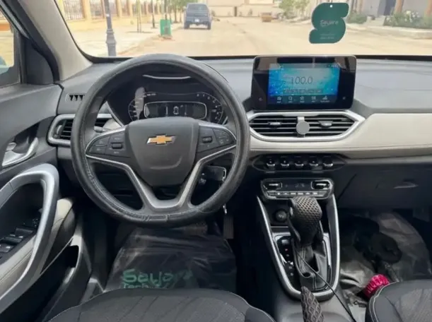 Car image 11