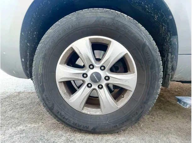 Car image 10
