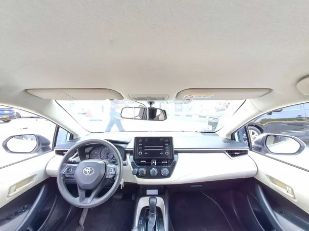 Car image 16
