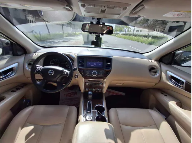 Car image 16