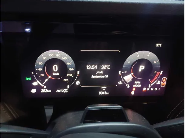 Car image 19